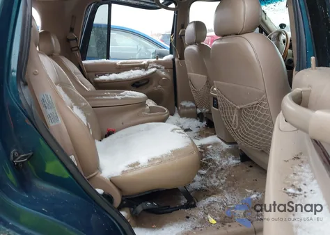 1998 Lincoln Navigator z USA, uszkodzony, nr VIN 5LMPU28L5WLJ10670